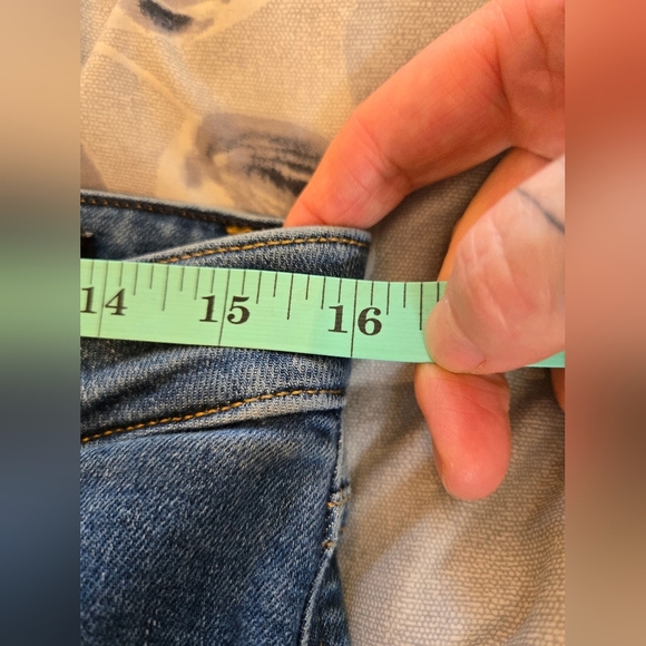 Guess | Sexy Straight Mid-Rise Blue Jeans, Waist 16" - Picture 5 of 8